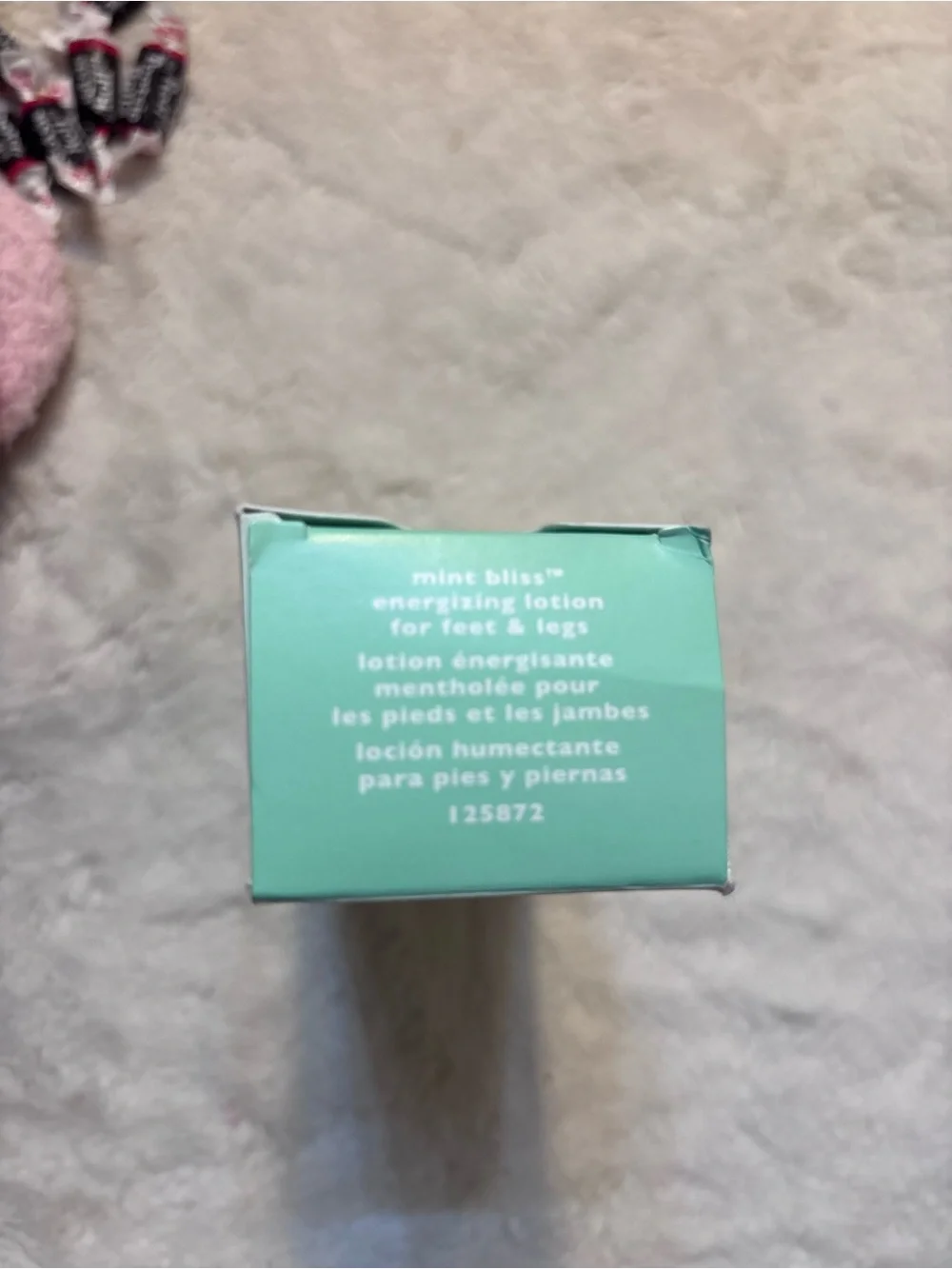 NEW Mary Kay Footsie Roll Foot Care Gift Set Lotion + Comfy Socks Mint Bliss